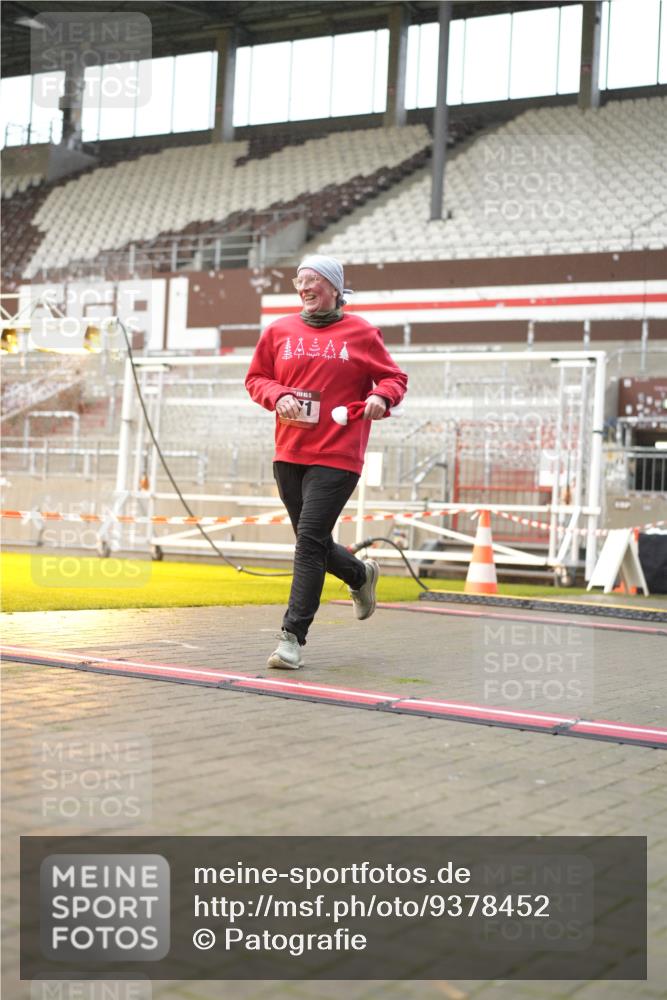 07.12.2025 - St. Pauli X-Mass-Run No. 15 Patografie http://msf.ph/oto/9378452 07.12.2025 10:10:23 Ziel 550, 962, 964, 1399, 1571, 2083, 2087, 4358, 4507 meine-sportfotos.de