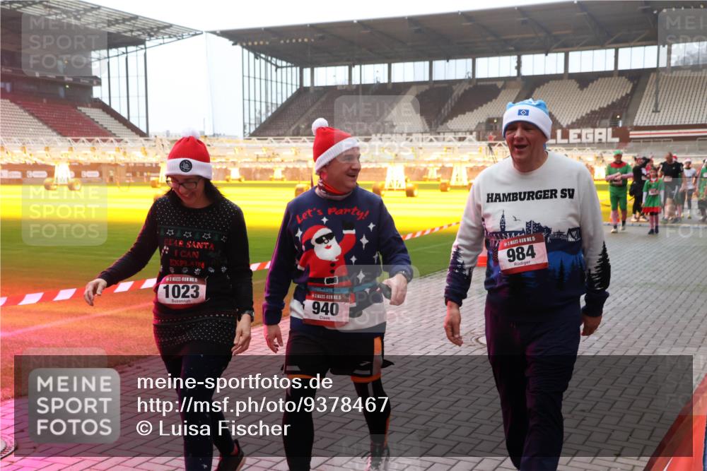 07.12.2025 - St. Pauli X-Mass-Run No. 15 Luisa Fischer http://msf.ph/oto/9378467 07.12.2025 10:04:38 Ziel 15, 1023, 15, 940, 15, 984, 113, 399, 626, 628, 709, 1027, 1028, 1291, 1302, 1307, 1394, 1425, 1522, 1712, 1738, 1871, 1906, 2110, 2112, 2454, 3188, 3198, 3337, 3340, 3359, 3519, 4151, 4673 meine-sportfotos.de