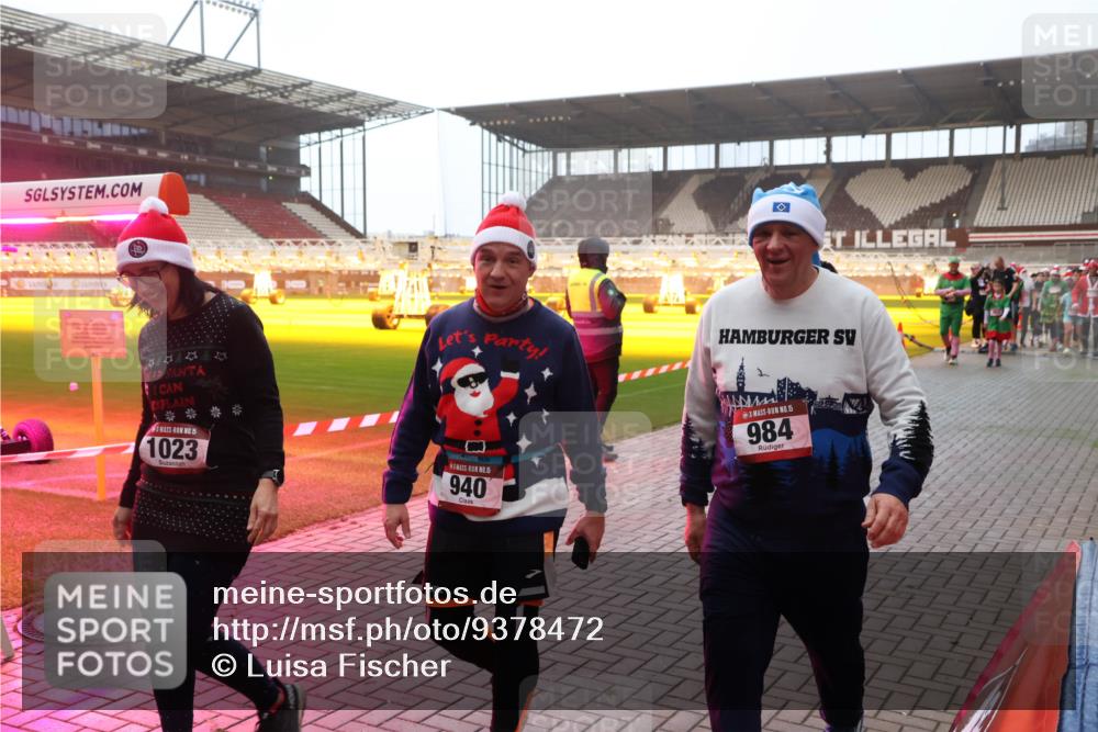 07.12.2025 - St. Pauli X-Mass-Run No. 15 Luisa Fischer http://msf.ph/oto/9378472 07.12.2025 10:04:38 Ziel 15, 1023, 15, 940, 15, 984, 113, 399, 626, 628, 709, 1027, 1028, 1291, 1302, 1307, 1394, 1425, 1522, 1712, 1738, 1871, 1906, 2110, 2112, 2454, 3188, 3198, 3337, 3340, 3359, 3519, 4151, 4673 meine-sportfotos.de