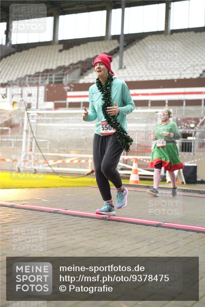 07.12.2025 - St. Pauli X-Mass-Run No. 15 Patografie http://msf.ph/oto/9378475 07.12.2025 10:10:26 Ziel 550, 964, 1571, 2083, 2087 meine-sportfotos.de