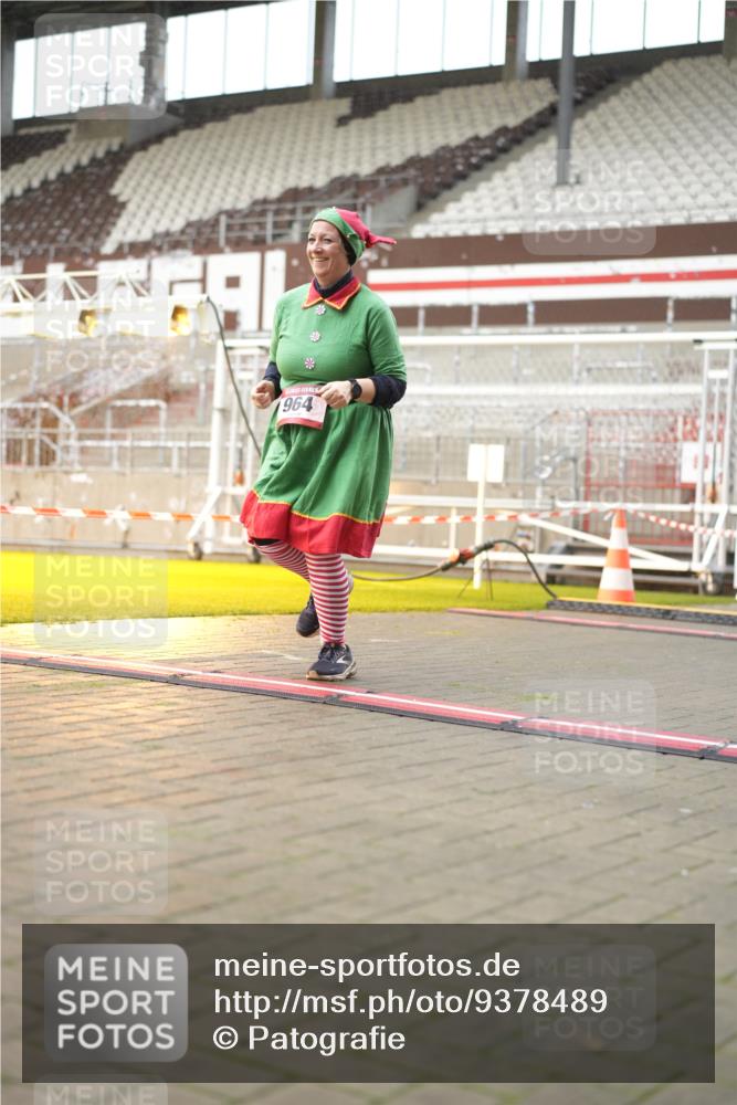 07.12.2025 - St. Pauli X-Mass-Run No. 15 Patografie http://msf.ph/oto/9378489 07.12.2025 10:10:27 Ziel 550, 964, 1571, 2083, 2087 meine-sportfotos.de