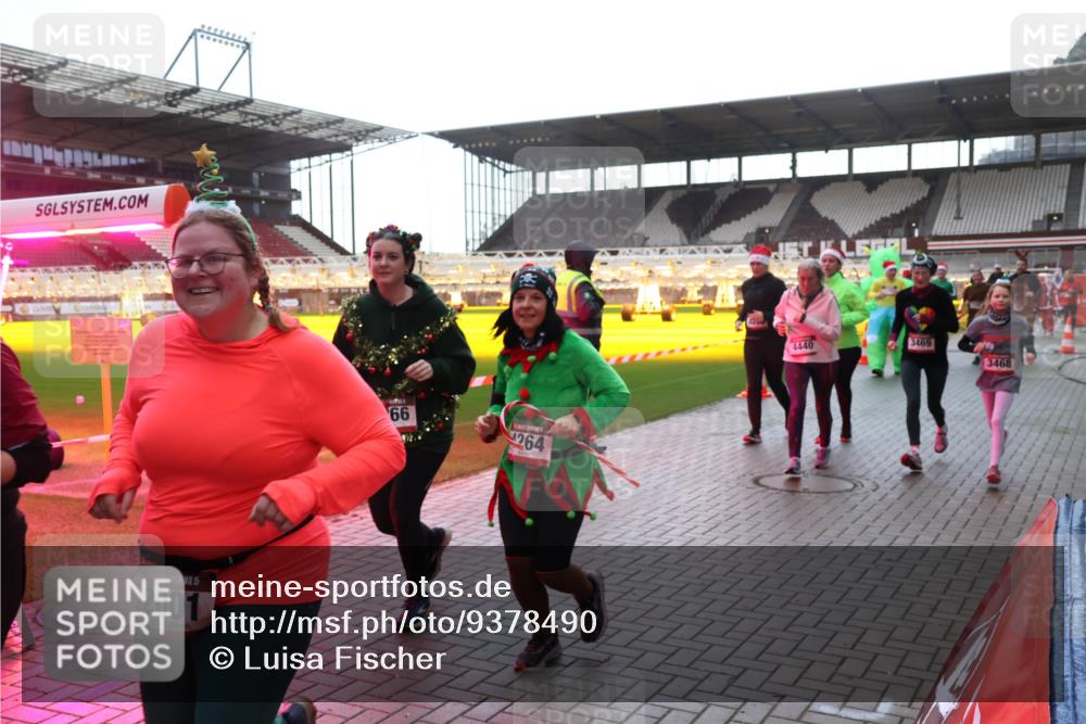 07.12.2025 - St. Pauli X-Mass-Run No. 15 Luisa Fischer http://msf.ph/oto/9378490 07.12.2025 10:30:06 Ziel 15, 2001, 66, 264, 4440, 3469, 3468, 10, 423, 426, 450, 458, 1039, 1090, 1091, 1198, 1201, 1204, 1209, 1373, 1548, 1550, 1669, 1677, 1842, 2001, 2878, 3080, 3115, 3468, 3469, 3470, 3494, 3497, 3516, 3517, 4007, 4009, 4126, 4264, 4266, 4293, 4296, 4440, 4472, 4476, 4531, 4533, 4534, 4546, 4695 meine-sportfotos.de
