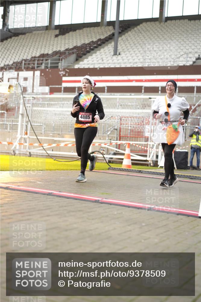 07.12.2025 - St. Pauli X-Mass-Run No. 15 Patografie http://msf.ph/oto/9378509 07.12.2025 10:10:38 Ziel 550, 964, 1571, 1768, 4885 meine-sportfotos.de