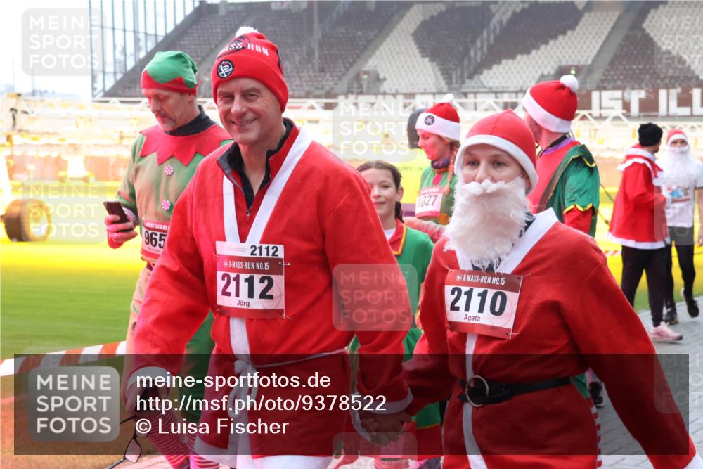 07.12.2025 - St. Pauli X-Mass-Run No. 15 Luisa Fischer http://msf.ph/oto/9378522 07.12.2025 10:04:53 Ziel 965, 2112, 15, 2112, 1027, 15, 2110, 113, 709, 713, 1291, 1302, 1522, 1701, 1712, 1738, 1871, 1906, 2454, 2569, 2570, 3188, 3477, 3894, 3911, 4080, 4553, 4557, 4673 meine-sportfotos.de