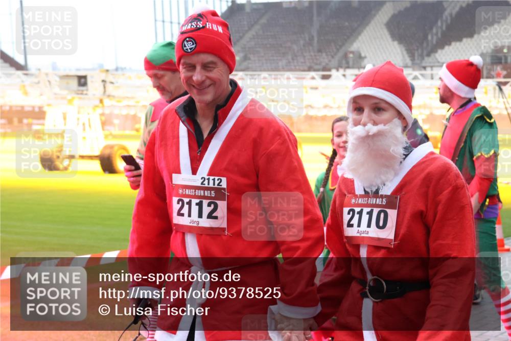 07.12.2025 - St. Pauli X-Mass-Run No. 15 Luisa Fischer http://msf.ph/oto/9378525 07.12.2025 10:04:54 Ziel 2112, 15, 2112, 15, 2110, 113, 709, 713, 1291, 1302, 1522, 1701, 1712, 1738, 1871, 1906, 2454, 2569, 2570, 3188, 3477, 3894, 3911, 4080, 4553, 4557, 4673 meine-sportfotos.de