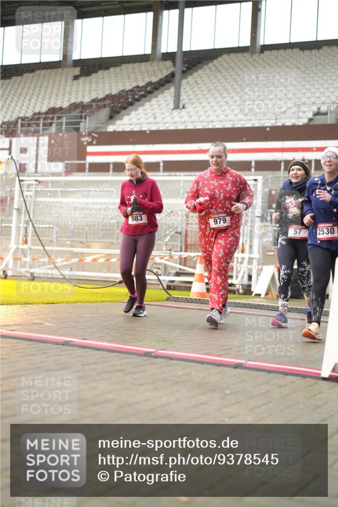 07.12.2025 - St. Pauli X-Mass-Run No. 15 Patografie http://msf.ph/oto/9378545 07.12.2025 10:10:49 Ziel 57, 979, 983, 1148, 1149, 1150, 1426, 1768, 1929, 2530, 4885 meine-sportfotos.de