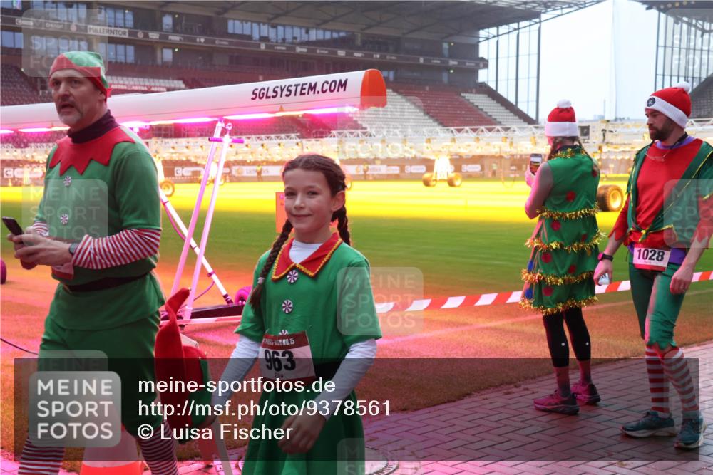 07.12.2025 - St. Pauli X-Mass-Run No. 15 Luisa Fischer http://msf.ph/oto/9378561 07.12.2025 10:04:57 Ziel 5, 15, 963, 1028, 113, 713, 1217, 1291, 1302, 1522, 1701, 1712, 1738, 1871, 2454, 2569, 2570, 3188, 3477, 3894, 3911, 4080, 4553, 4557, 4673 meine-sportfotos.de