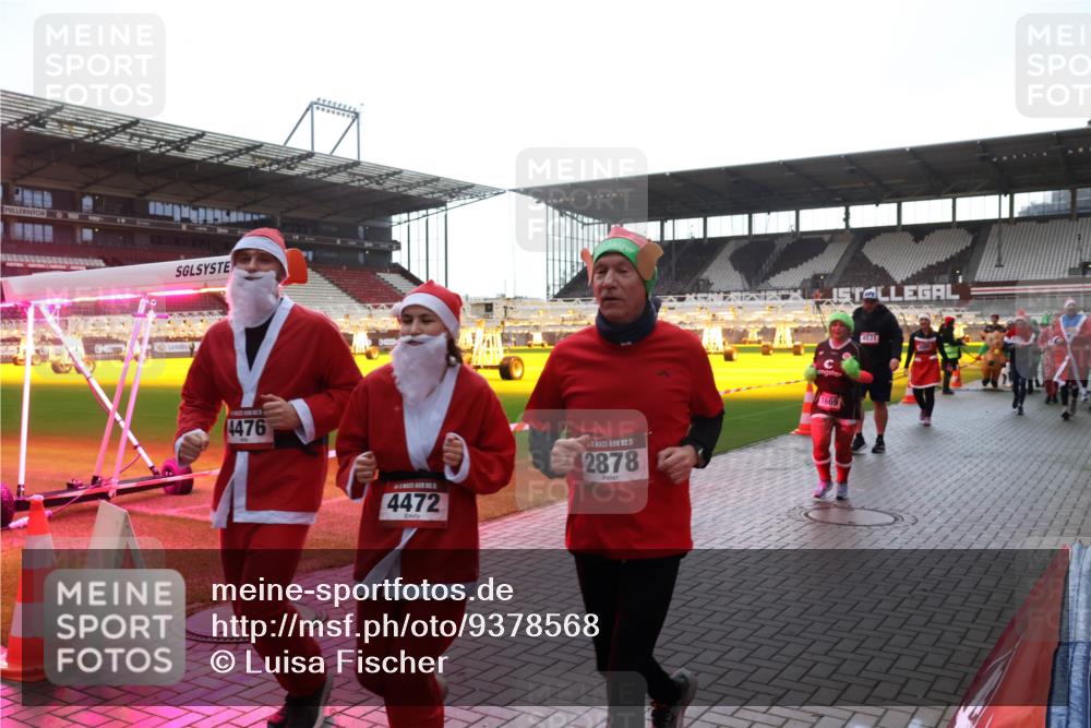 07.12.2025 - St. Pauli X-Mass-Run No. 15 Luisa Fischer http://msf.ph/oto/9378568 07.12.2025 10:30:18 Ziel 4476, 4472, 5, 2878, 1669, 4531, 10, 423, 426, 450, 458, 1039, 1090, 1091, 1198, 1201, 1204, 1209, 1373, 1669, 1696, 2001, 2369, 2878, 3080, 3468, 3469, 3494, 3497, 3516, 3517, 4007, 4009, 4126, 4264, 4266, 4293, 4296, 4440, 4472, 4476, 4531, 4533, 4534, 4546, 4695 meine-sportfotos.de
