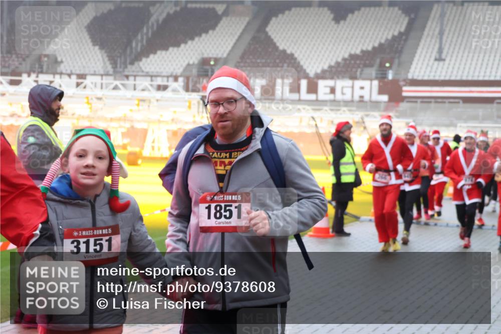 07.12.2025 - St. Pauli X-Mass-Run No. 15 Luisa Fischer http://msf.ph/oto/9378608 07.12.2025 11:09:59 Ziel 15, 3151, 15, 1851, 44, 51, 59, 66, 266, 330, 558, 696, 720, 737, 814, 863, 971, 1084, 1110, 1157, 1163, 1260, 1463, 1477, 1574, 1579, 1582, 1641, 1851, 1870, 1945, 1974, 2042, 3151, 4190, 4191 meine-sportfotos.de