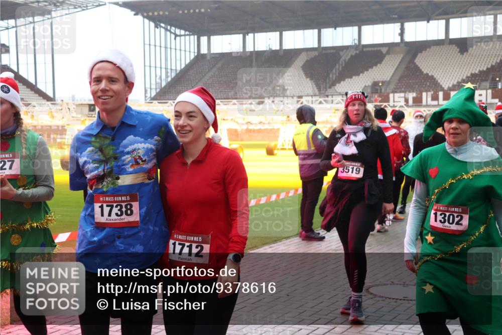 07.12.2025 - St. Pauli X-Mass-Run No. 15 Luisa Fischer http://msf.ph/oto/9378616 07.12.2025 10:05:03 Ziel 15, 27, 15, 1738, 15, 1712, 3519, 15, 1302, 113, 713, 1217, 1291, 1302, 1522, 1701, 1712, 1738, 1871, 2454, 2569, 2570, 3188, 3477, 3894, 3911, 4080, 4553, 4557, 4673 meine-sportfotos.de