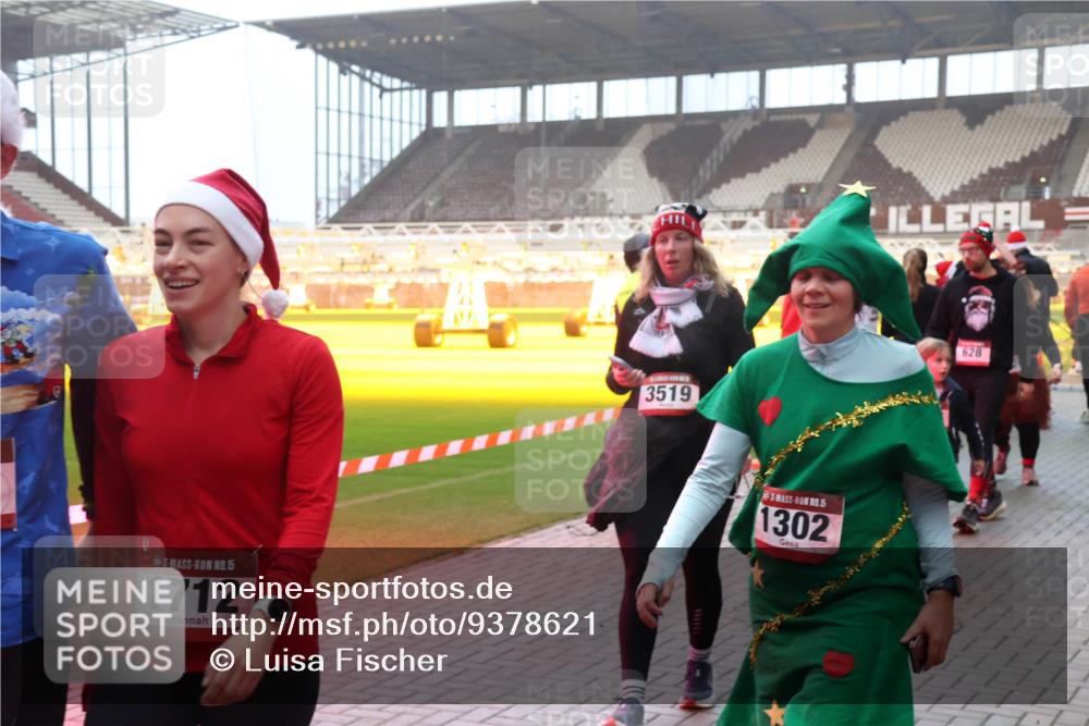 07.12.2025 - St. Pauli X-Mass-Run No. 15 Luisa Fischer http://msf.ph/oto/9378621 07.12.2025 10:05:04 Ziel 15, 1712, 3519, 5, 1302, 628, 113, 713, 1217, 1291, 1302, 1522, 1701, 1712, 1738, 1871, 1973, 1991, 2168, 2249, 2454, 2569, 2570, 3188, 3477, 3894, 3911, 4080, 4553, 4557, 4673 meine-sportfotos.de