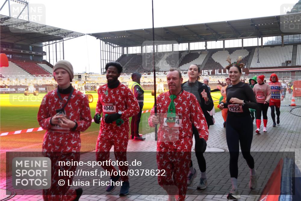 07.12.2025 - St. Pauli X-Mass-Run No. 15 Luisa Fischer http://msf.ph/oto/9378622 07.12.2025 10:30:26 Ziel 4040, 2922, 3497, 10, 423, 426, 1039, 1090, 1091, 1198, 1201, 1204, 1209, 1669, 1696, 2369, 2878, 3468, 3469, 3494, 3497, 3516, 3517, 4126, 4472, 4476, 4533, 4534, 4546 meine-sportfotos.de