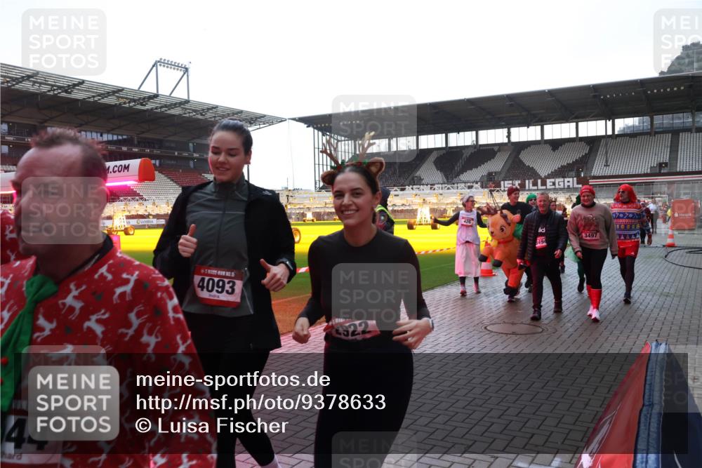 07.12.2025 - St. Pauli X-Mass-Run No. 15 Luisa Fischer http://msf.ph/oto/9378633 07.12.2025 10:30:27 Ziel 5, 44, 4093, 922, 3497, 494, 10, 423, 426, 1090, 1091, 1198, 1201, 1204, 1209, 1669, 1696, 2369, 2878, 3468, 3469, 3494, 3497, 3516, 3517, 4126, 4472, 4476, 4533, 4534, 4546 meine-sportfotos.de