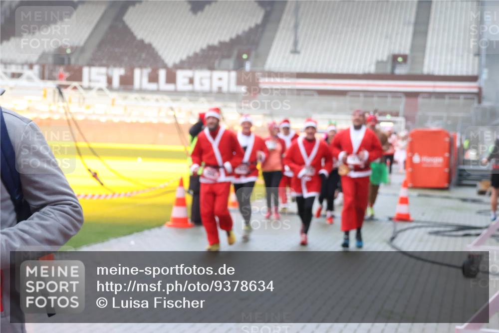 07.12.2025 - St. Pauli X-Mass-Run No. 15 Luisa Fischer http://msf.ph/oto/9378634 07.12.2025 11:10:00 Ziel 44, 51, 59, 66, 266, 330, 558, 696, 720, 737, 814, 863, 971, 1084, 1110, 1157, 1163, 1260, 1463, 1477, 1574, 1579, 1582, 1641, 1851, 1870, 1945, 1974, 2042, 3151, 4190, 4191 meine-sportfotos.de