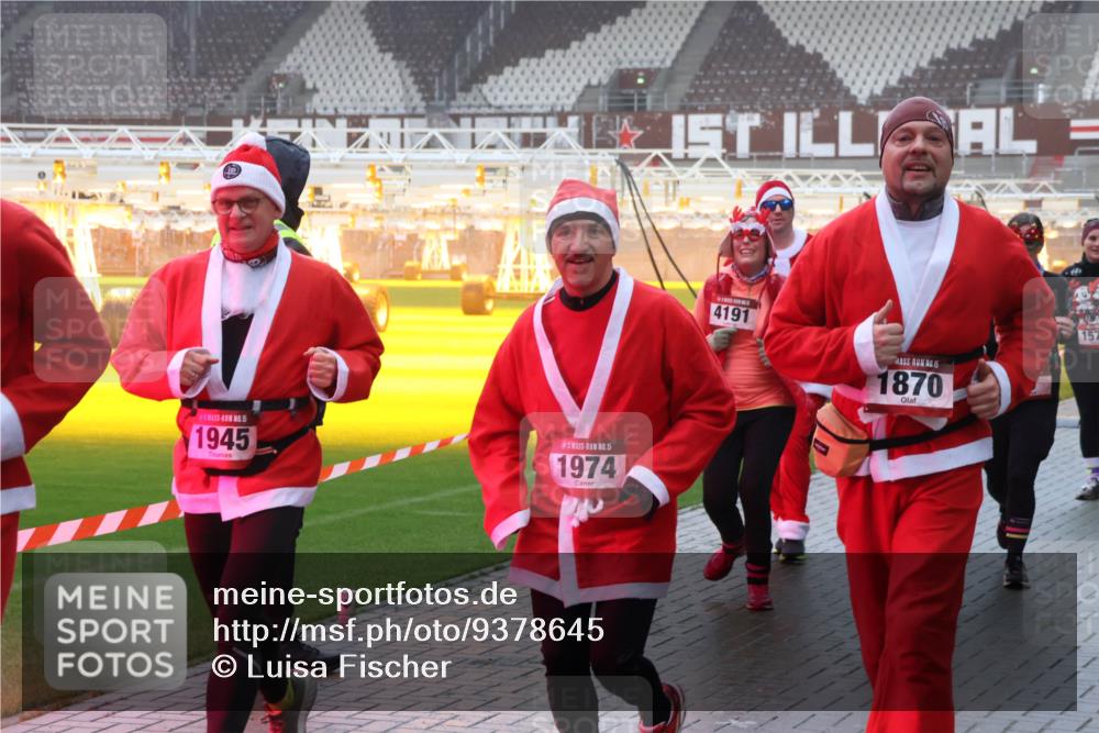 07.12.2025 - St. Pauli X-Mass-Run No. 15 Luisa Fischer http://msf.ph/oto/9378645 07.12.2025 11:10:05 Ziel 5, 1945, 15, 1974, 4191, 15, 1870, 157, 44, 51, 59, 66, 266, 330, 558, 696, 720, 737, 755, 814, 863, 971, 1084, 1110, 1157, 1163, 1260, 1463, 1477, 1579, 1582, 1641, 1851, 1870, 1945, 1974, 2042, 3151, 4190, 4191 meine-sportfotos.de