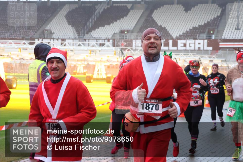 07.12.2025 - St. Pauli X-Mass-Run No. 15 Luisa Fischer http://msf.ph/oto/9378650 07.12.2025 11:10:05 Ziel 19, 15, 1870, 59, 1579, 30, 44, 51, 59, 66, 266, 330, 558, 696, 720, 737, 755, 814, 863, 971, 1084, 1110, 1157, 1163, 1260, 1463, 1477, 1579, 1582, 1641, 1851, 1870, 1945, 1974, 2042, 3151, 4190, 4191 meine-sportfotos.de