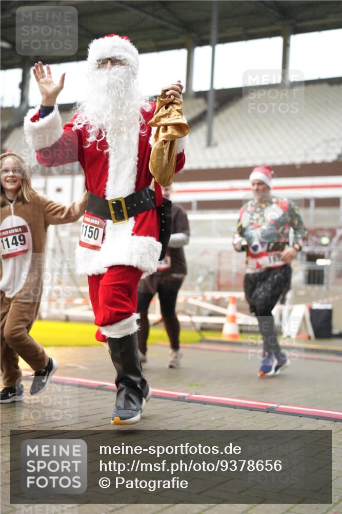 07.12.2025 - St. Pauli X-Mass-Run No. 15 Patografie http://msf.ph/oto/9378656 07.12.2025 10:10:54 Ziel 57, 979, 983, 1148, 1149, 1150, 1426, 1768, 1929, 1935, 2530 meine-sportfotos.de