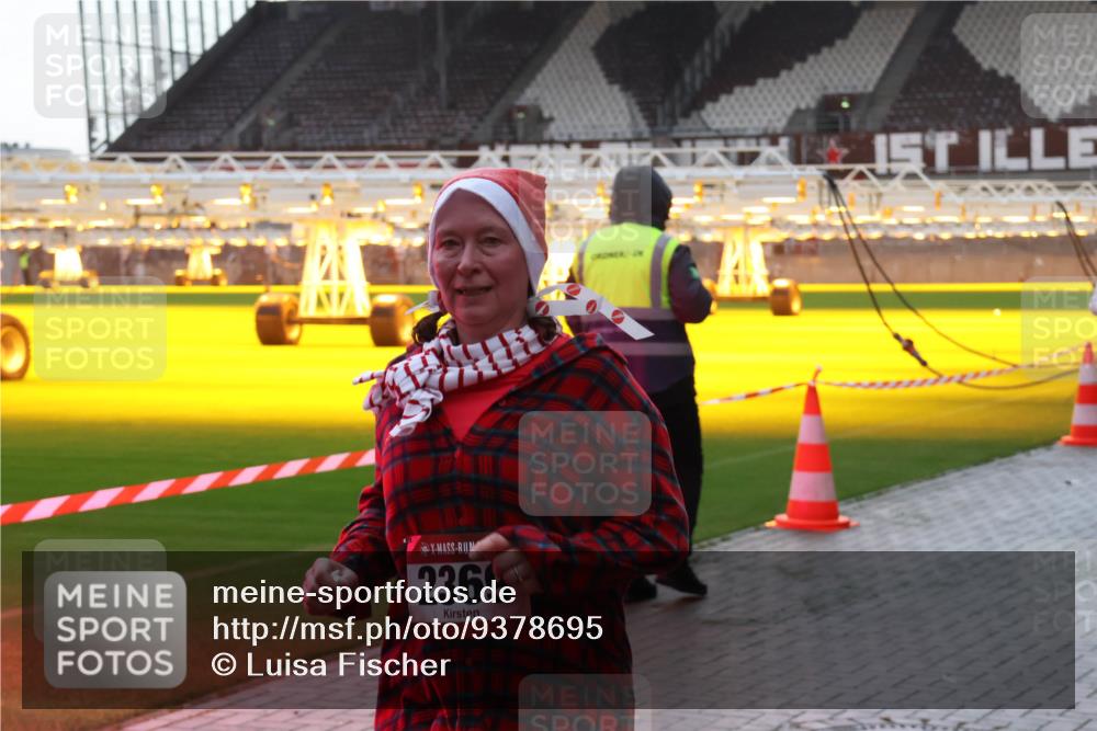 07.12.2025 - St. Pauli X-Mass-Run No. 15 Luisa Fischer http://msf.ph/oto/9378695 07.12.2025 10:30:37 Ziel 2369, 10, 423, 426, 1090, 1091, 1669, 1696, 2369, 2910, 3494, 3497, 3516, 3517, 4533, 4534, 4546 meine-sportfotos.de