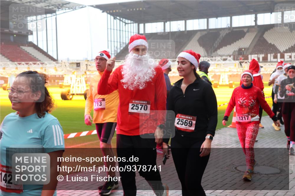 07.12.2025 - St. Pauli X-Mass-Run No. 15 Luisa Fischer http://msf.ph/oto/9378741 07.12.2025 10:05:21 Ziel 15, 1425, 713, 2570, 15, 2569, 1217, 114, 202, 210, 292, 699, 713, 1217, 1522, 1701, 1871, 1973, 1991, 2168, 2249, 2569, 2570, 2856, 2866, 3307, 3311, 3477, 3894, 3911, 4080, 4553, 4557 meine-sportfotos.de
