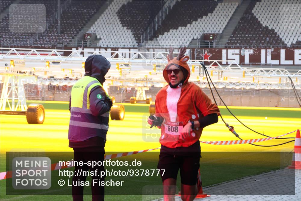 07.12.2025 - St. Pauli X-Mass-Run No. 15 Luisa Fischer http://msf.ph/oto/9378777 07.12.2025 10:31:00 Ziel 608, 594, 601, 608, 1696, 1698, 1700, 2537, 2910, 3936, 3940, 3982, 3986, 4845, 4847 meine-sportfotos.de