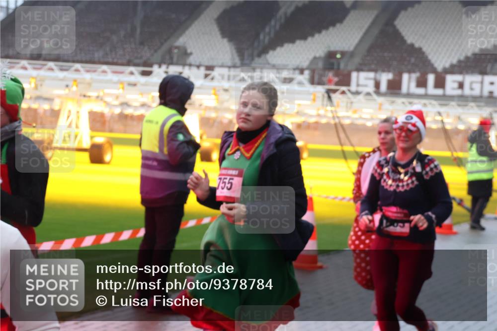07.12.2025 - St. Pauli X-Mass-Run No. 15 Luisa Fischer http://msf.ph/oto/9378784 07.12.2025 11:10:19 Ziel 755, 59, 66, 266, 330, 696, 720, 737, 753, 755, 814, 863, 971, 1084, 1157, 1163, 1463, 1477, 1579, 1582, 1641, 1851, 1870, 1945, 1974, 2042, 3151, 4190, 4191 meine-sportfotos.de