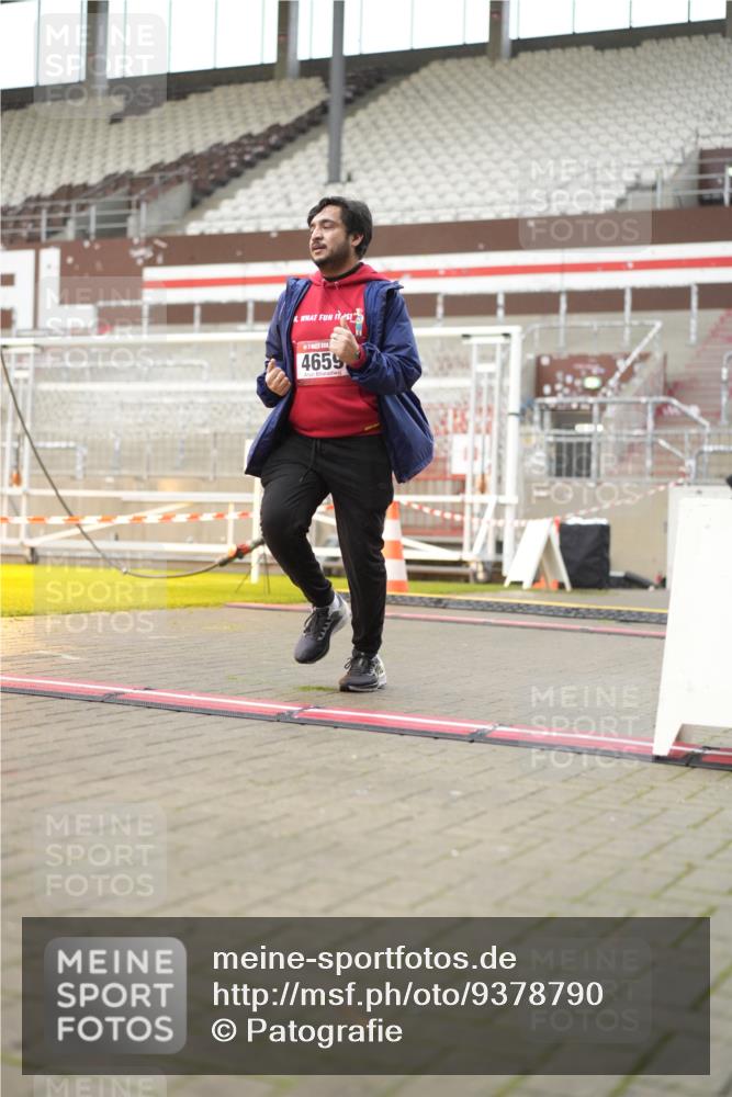 07.12.2025 - St. Pauli X-Mass-Run No. 15 Patografie http://msf.ph/oto/9378790 07.12.2025 10:11:18 Ziel 1969, 3354, 3815, 4499, 4525, 4659, 4661, 4662 meine-sportfotos.de