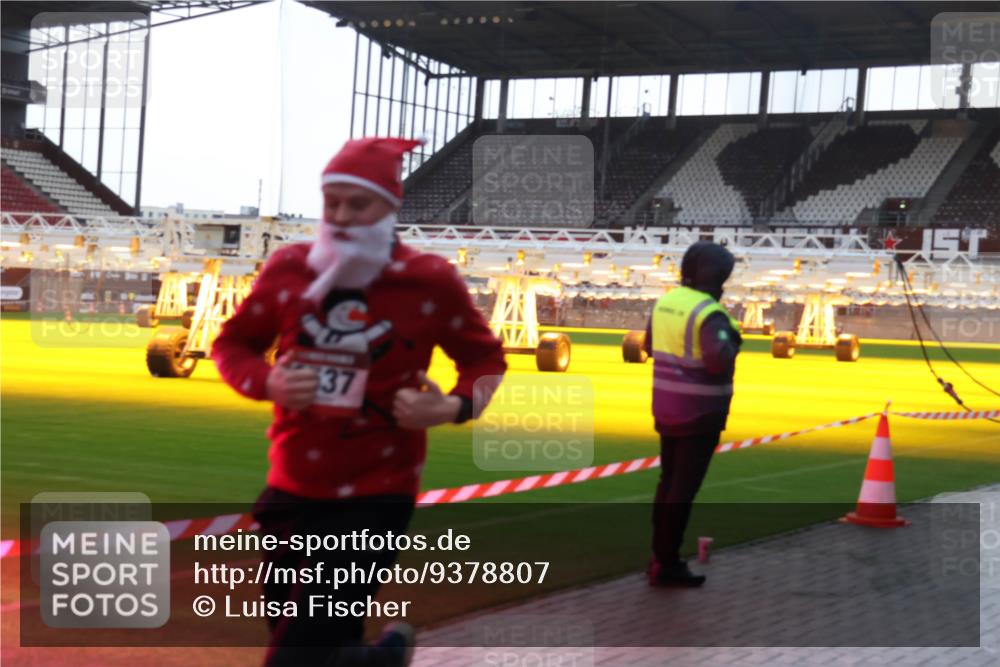 07.12.2025 - St. Pauli X-Mass-Run No. 15 Luisa Fischer http://msf.ph/oto/9378807 07.12.2025 10:31:05 Ziel 37, 594, 601, 608, 1015, 1075, 1696, 1698, 1700, 2537, 2910, 3936, 3940, 3982, 3986, 4464, 4845, 4847 meine-sportfotos.de