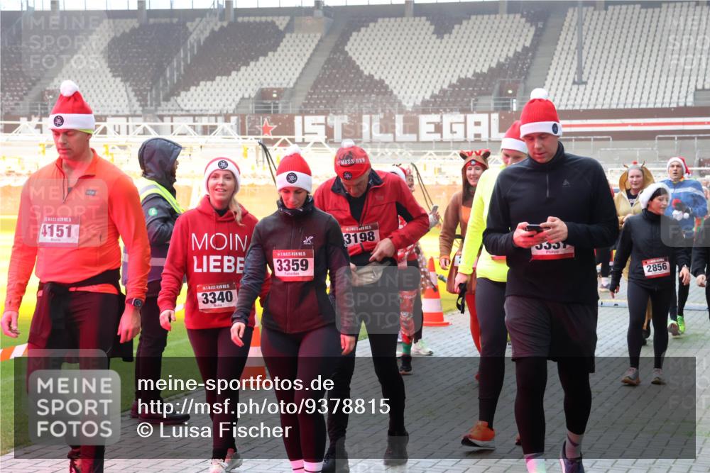 07.12.2025 - St. Pauli X-Mass-Run No. 15 Luisa Fischer http://msf.ph/oto/9378815 07.12.2025 10:05:34 Ziel 15, 4151, 1, 15, 3340, 15, 3359, 3198, 3557, 2856, 114, 202, 210, 292, 543, 668, 699, 950, 1121, 1217, 1316, 1374, 1481, 1661, 1761, 1973, 1991, 2168, 2249, 2856, 2866, 3186, 3307, 3311, 3386, 4036, 4080, 4553, 4556, 4557, 4558 meine-sportfotos.de