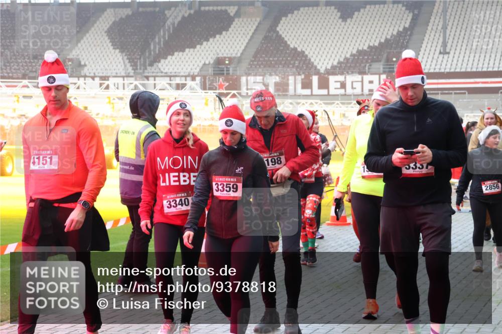 07.12.2025 - St. Pauli X-Mass-Run No. 15 Luisa Fischer http://msf.ph/oto/9378818 07.12.2025 10:05:35 Ziel 15, 4151, 15, 3340, 15, 3359, 198, 5337, 2856, 114, 202, 210, 292, 543, 668, 699, 950, 1121, 1217, 1316, 1374, 1481, 1661, 1761, 1973, 1991, 2168, 2249, 2856, 2866, 3186, 3307, 3311, 3386, 4036, 4080, 4553, 4556, 4557, 4558 meine-sportfotos.de