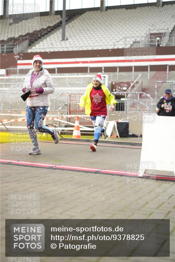 07.12.2025 - St. Pauli X-Mass-Run No. 15 Patografie http://msf.ph/oto/9378825 07.12.2025 10:11:31 Ziel 670, 2909, 3085, 3354, 3909, 4499, 4525, 4659, 4661, 4662 meine-sportfotos.de