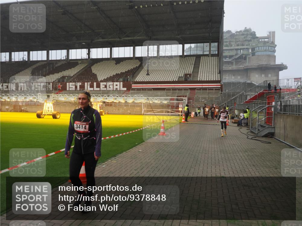 07.12.2025 - St. Pauli X-Mass-Run No. 15 Fabian Wolf http://msf.ph/oto/9378848 07.12.2025 10:07:15 Ziel 421, 792, 1572, 2983, 3414, 3945 meine-sportfotos.de