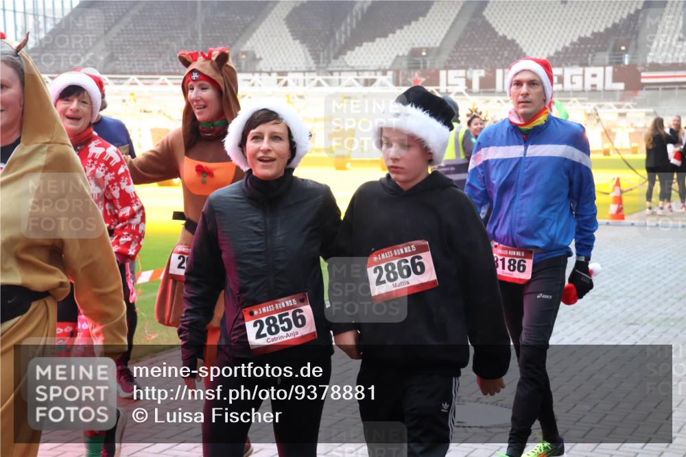 07.12.2025 - St. Pauli X-Mass-Run No. 15 Luisa Fischer http://msf.ph/oto/9378881 07.12.2025 10:05:43 Ziel 2, 15, 2856, 15, 2866, 5, 186, 2809, 114, 202, 210, 292, 543, 668, 699, 950, 1121, 1217, 1316, 1374, 1481, 1661, 1761, 1973, 1991, 2168, 2249, 2856, 2866, 3186, 3231, 3307, 3311, 3386, 4036, 4552, 4555, 4556, 4558 meine-sportfotos.de