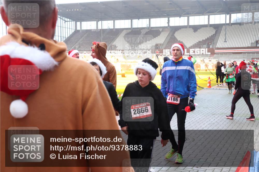 07.12.2025 - St. Pauli X-Mass-Run No. 15 Luisa Fischer http://msf.ph/oto/9378883 07.12.2025 10:05:43 Ziel 15, 2866, 3186, 1481, 114, 202, 210, 292, 543, 668, 699, 950, 1121, 1217, 1316, 1374, 1481, 1661, 1761, 1973, 1991, 2168, 2249, 2856, 2866, 3186, 3231, 3307, 3311, 3386, 4036, 4552, 4555, 4556, 4558 meine-sportfotos.de