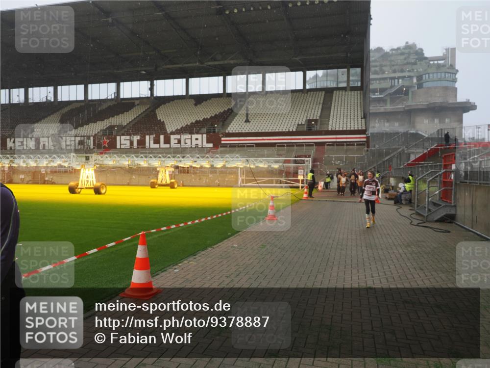 07.12.2025 - St. Pauli X-Mass-Run No. 15 Fabian Wolf http://msf.ph/oto/9378887 07.12.2025 10:07:16 Ziel 421, 517, 685, 792, 1187, 1572, 2983, 3414, 3945 meine-sportfotos.de