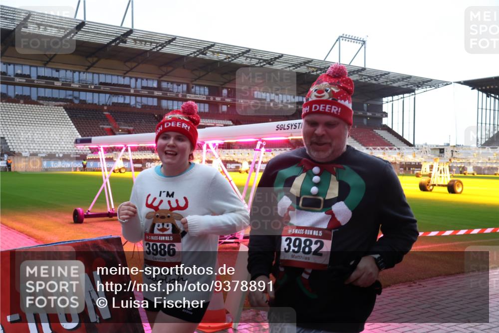 07.12.2025 - St. Pauli X-Mass-Run No. 15 Luisa Fischer http://msf.ph/oto/9378891 07.12.2025 10:31:19 Ziel 9, 15, 3986, 15, 3982, 594, 601, 608, 1015, 1075, 1698, 1700, 2537, 2910, 2914, 3889, 3936, 3940, 3982, 3986, 4464, 4845, 4847 meine-sportfotos.de