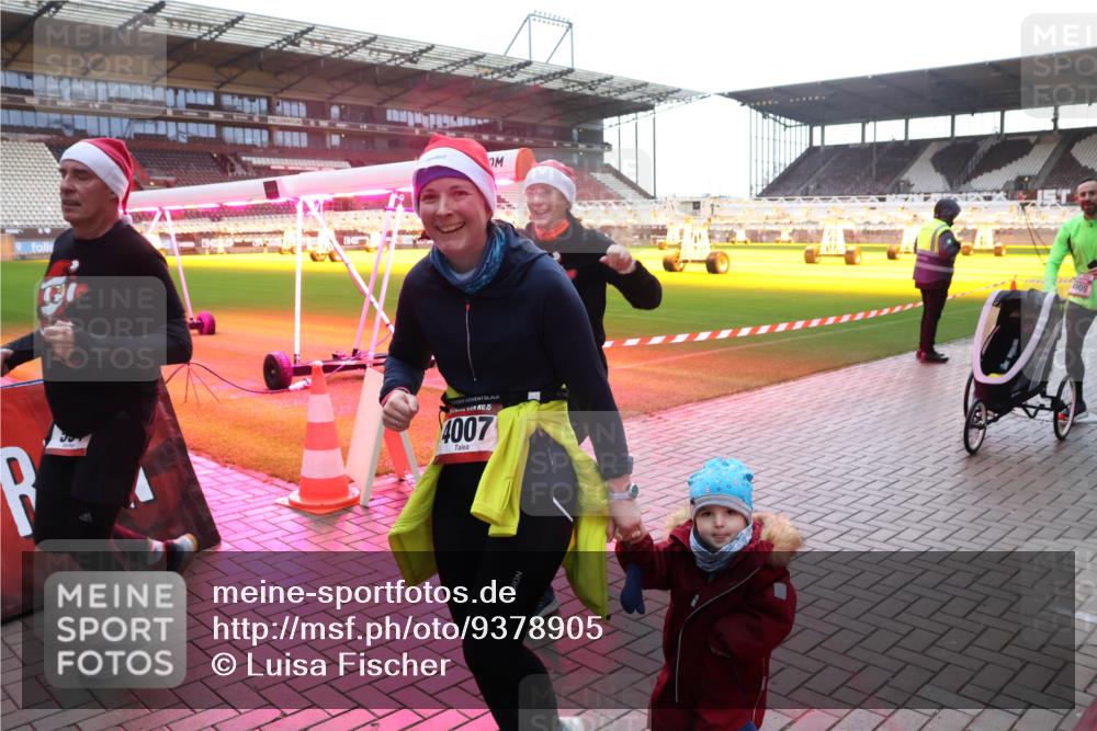 07.12.2025 - St. Pauli X-Mass-Run No. 15 Luisa Fischer http://msf.ph/oto/9378905 07.12.2025 10:31:22 Ziel 4007, 4009, 594, 601, 608, 1015, 1075, 1545, 1698, 1700, 2073, 2172, 2537, 2914, 3889, 3936, 3940, 3982, 3986, 4464, 4845, 4847 meine-sportfotos.de