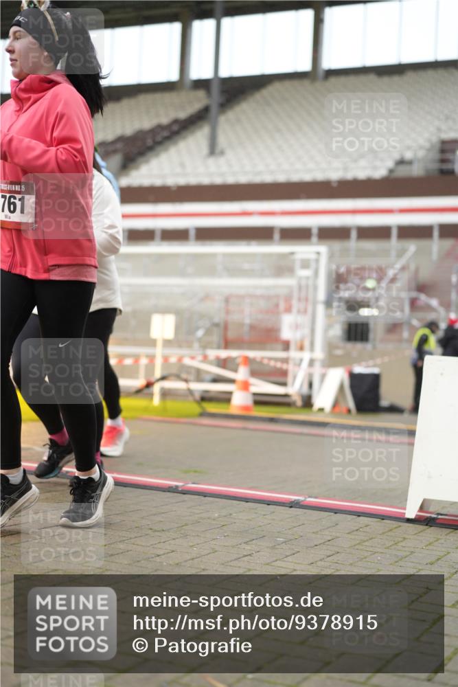 07.12.2025 - St. Pauli X-Mass-Run No. 15 Patografie http://msf.ph/oto/9378915 07.12.2025 10:11:43 Ziel 670, 1687, 2906, 2909, 3085, 3761, 3767, 3909, 3932, 3935 meine-sportfotos.de