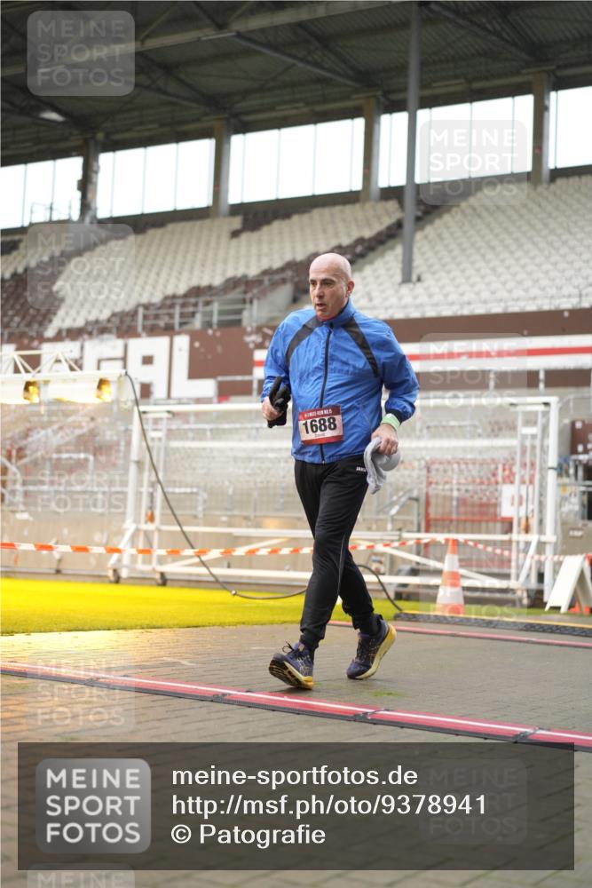 07.12.2025 - St. Pauli X-Mass-Run No. 15 Patografie http://msf.ph/oto/9378941 07.12.2025 10:11:50 Ziel 756, 1687, 1688, 2177, 2906, 3761, 3767, 3909, 3932, 3935 meine-sportfotos.de