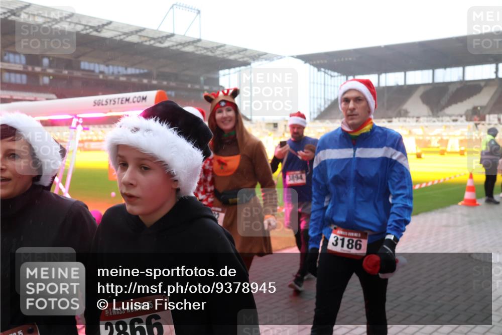 07.12.2025 - St. Pauli X-Mass-Run No. 15 Luisa Fischer http://msf.ph/oto/9378945 07.12.2025 10:05:45 Ziel 15, 2866, 3894, 3186, 114, 202, 210, 292, 385, 543, 668, 699, 945, 950, 1121, 1215, 1222, 1316, 1374, 1481, 1661, 1761, 1973, 1991, 2168, 2249, 2856, 2866, 3186, 3231, 3307, 3311, 3386, 4036, 4552, 4555, 4556, 4558, 4559, 4560 meine-sportfotos.de