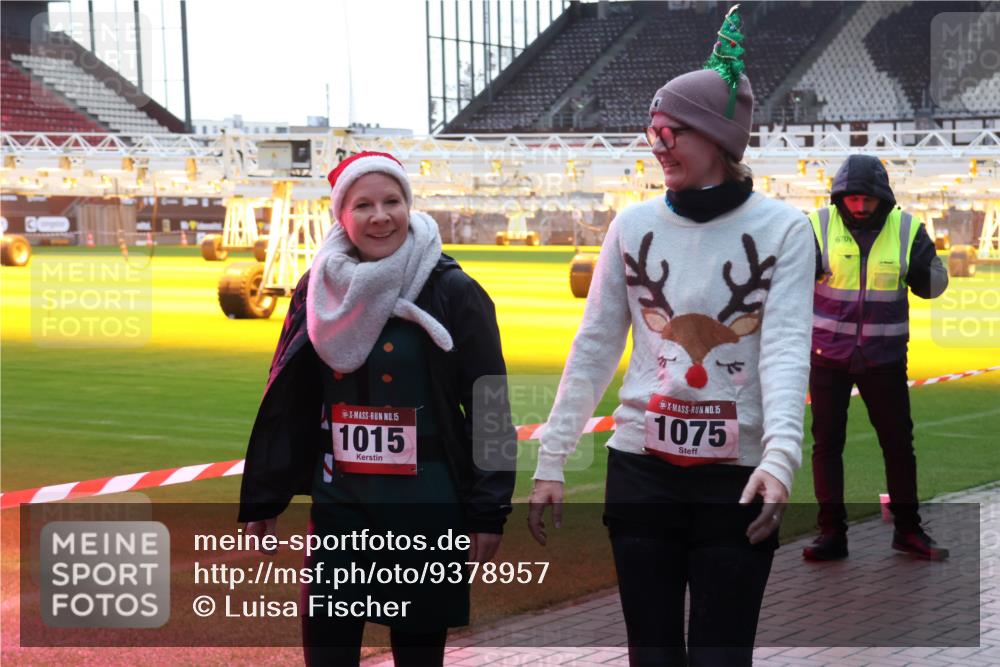 07.12.2025 - St. Pauli X-Mass-Run No. 15 Luisa Fischer http://msf.ph/oto/9378957 07.12.2025 10:31:45 Ziel 15, 1015, 15, 1075, 670, 343, 1015, 1075, 1545, 1818, 2073, 2171, 2172, 2540, 2541, 2914, 3889, 3895, 3896, 3897, 3982, 4412, 4464 meine-sportfotos.de