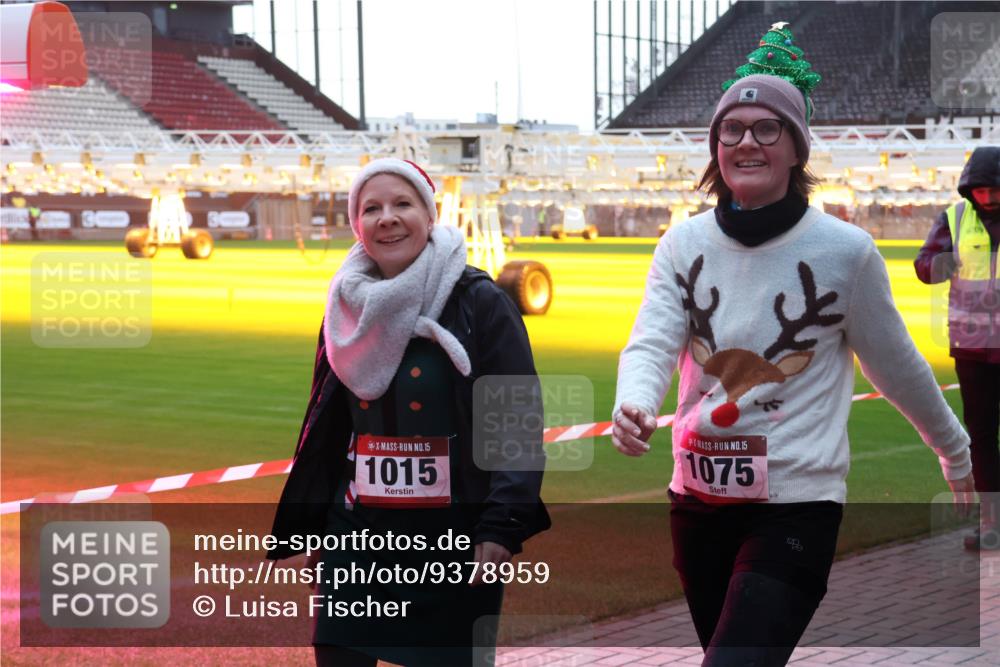 07.12.2025 - St. Pauli X-Mass-Run No. 15 Luisa Fischer http://msf.ph/oto/9378959 07.12.2025 10:31:45 Ziel 15, 1015, 15, 1075, 343, 1015, 1075, 1545, 1818, 2073, 2171, 2172, 2540, 2541, 2914, 3889, 3895, 3896, 3897, 3982, 4412, 4464 meine-sportfotos.de