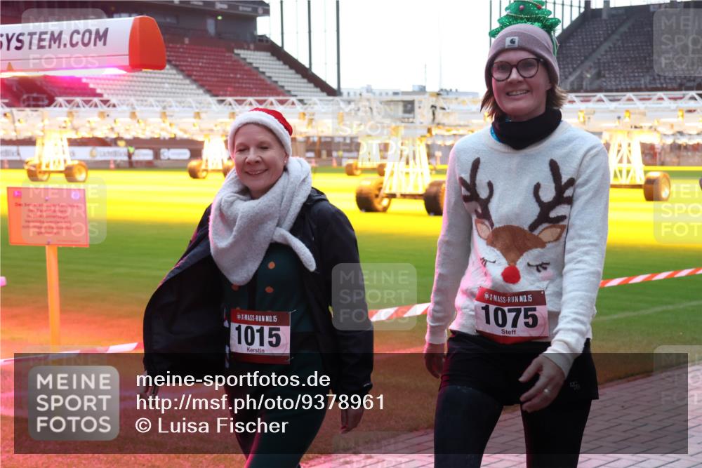 07.12.2025 - St. Pauli X-Mass-Run No. 15 Luisa Fischer http://msf.ph/oto/9378961 07.12.2025 10:31:45 Ziel 15, 1015, 15, 1075, 343, 1015, 1075, 1545, 1818, 2073, 2171, 2172, 2540, 2541, 2914, 3889, 3895, 3896, 3897, 3982, 4412, 4464 meine-sportfotos.de