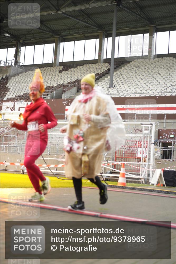 07.12.2025 - St. Pauli X-Mass-Run No. 15 Patografie http://msf.ph/oto/9378965 07.12.2025 10:11:54 Ziel 756, 1389, 1687, 1688, 1833, 2177, 2906, 3761, 3767, 3870, 3932, 3935, 4658 meine-sportfotos.de