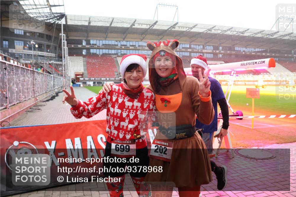 07.12.2025 - St. Pauli X-Mass-Run No. 15 Luisa Fischer http://msf.ph/oto/9378968 07.12.2025 10:05:48 Ziel 15, 699, 15, 202, 114, 123, 202, 210, 292, 363, 385, 543, 668, 699, 945, 950, 1121, 1215, 1222, 1316, 1374, 1481, 1661, 1761, 1973, 1991, 2168, 2249, 2856, 2866, 3186, 3231, 3307, 3311, 3386, 4036, 4552, 4555, 4556, 4558, 4559, 4560 meine-sportfotos.de