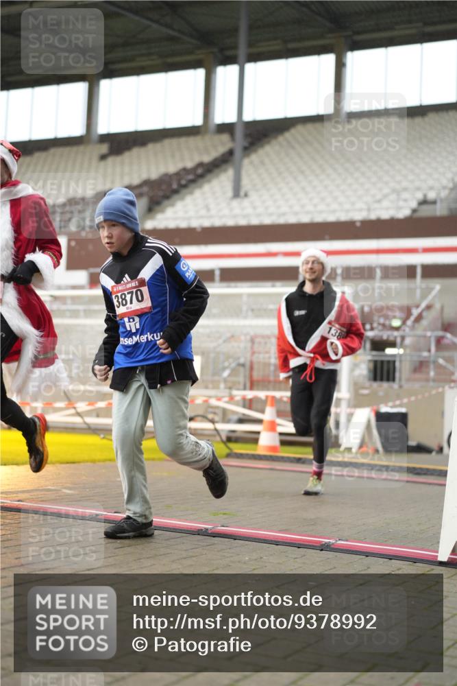 07.12.2025 - St. Pauli X-Mass-Run No. 15 Patografie http://msf.ph/oto/9378992 07.12.2025 10:11:57 Ziel 756, 1389, 1687, 1688, 1833, 2177, 2906, 3761, 3767, 3870, 3932, 3935, 4658 meine-sportfotos.de