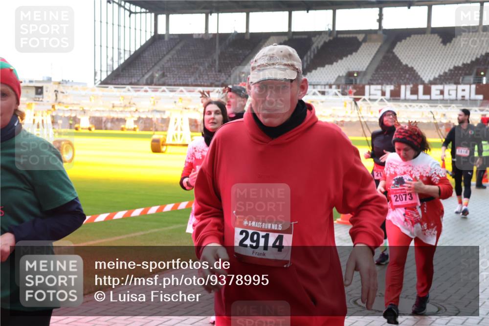 07.12.2025 - St. Pauli X-Mass-Run No. 15 Luisa Fischer http://msf.ph/oto/9378995 07.12.2025 10:31:58 Ziel 15, 2914, 21, 2073, 343, 1545, 1818, 2073, 2171, 2172, 2352, 2418, 2540, 2541, 2914, 3806, 3808, 3889, 3895, 3896, 3897, 3969, 4412, 4467, 4495, 4518, 4519, 4520 meine-sportfotos.de