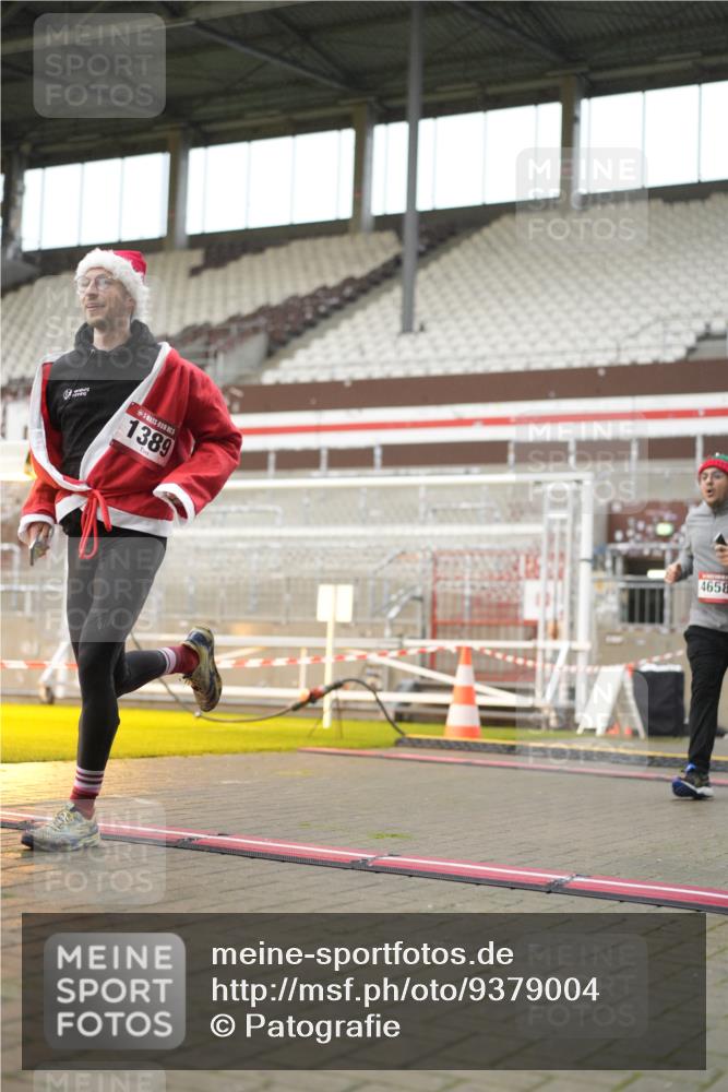 07.12.2025 - St. Pauli X-Mass-Run No. 15 Patografie http://msf.ph/oto/9379004 07.12.2025 10:11:58 Ziel 756, 1389, 1526, 1687, 1688, 1833, 2177, 2906, 3767, 3870, 3932, 3935, 4658 meine-sportfotos.de