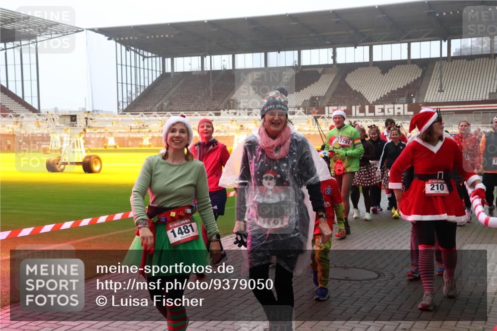 07.12.2025 - St. Pauli X-Mass-Run No. 15 Luisa Fischer http://msf.ph/oto/9379050 07.12.2025 10:05:57 Ziel 1291, 5, 1481, 1761, 210, 2, 3, 54, 114, 123, 202, 210, 292, 363, 385, 512, 543, 668, 699, 945, 950, 1121, 1215, 1222, 1316, 1374, 1481, 1661, 1761, 1789, 1791, 2856, 2866, 3186, 3231, 3307, 3311, 3386, 4036, 4194, 4195, 4552, 4555, 4556, 4558, 4559, 4560 meine-sportfotos.de