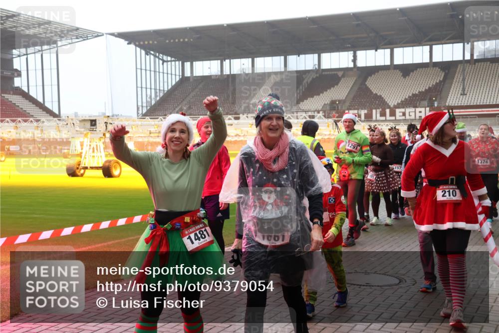 07.12.2025 - St. Pauli X-Mass-Run No. 15 Luisa Fischer http://msf.ph/oto/9379054 07.12.2025 10:05:57 Ziel 1481, 1661, 1291, 197, 210, 1374, 2, 3, 54, 114, 123, 202, 210, 292, 363, 385, 512, 543, 668, 699, 945, 950, 1121, 1215, 1222, 1316, 1374, 1481, 1661, 1761, 1789, 1791, 2856, 2866, 3186, 3231, 3307, 3311, 3386, 4036, 4194, 4195, 4552, 4555, 4556, 4558, 4559, 4560 meine-sportfotos.de