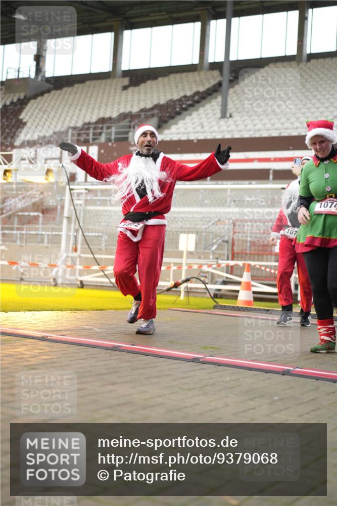 07.12.2025 - St. Pauli X-Mass-Run No. 15 Patografie http://msf.ph/oto/9379068 07.12.2025 10:12:17 Ziel 1070, 1072, 1074, 1077, 1526 meine-sportfotos.de